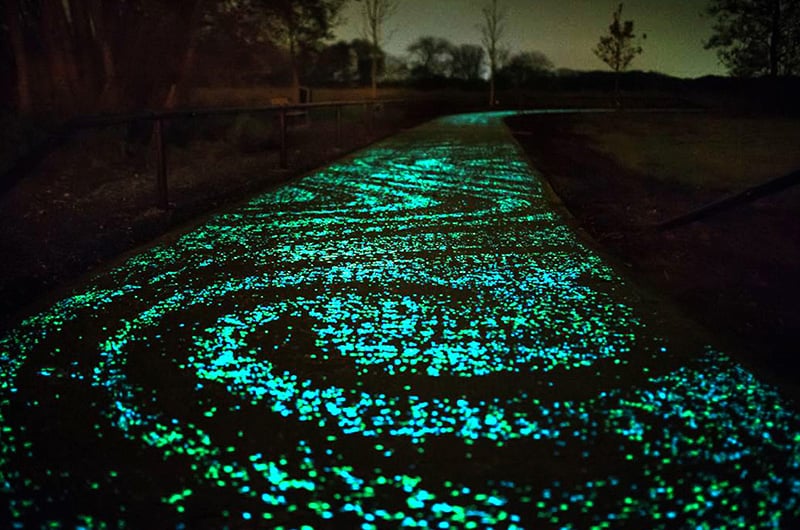 Phosphorescent concrete